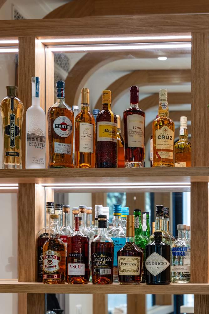 bar