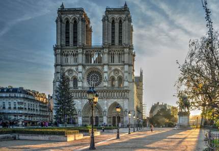 Notre Dame de Paris, l’Hôtel Villa Madame à Paris Saint-Germain-des-Prés, Rive Gauche